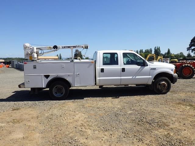 Image of Ford F-350 equipment image 2