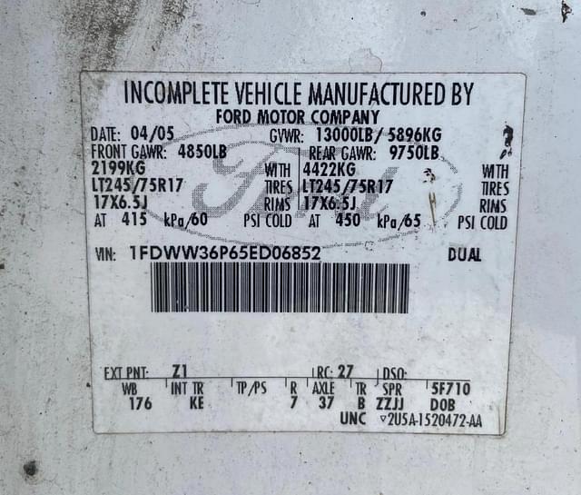 Image of Ford F-350 equipment image 4