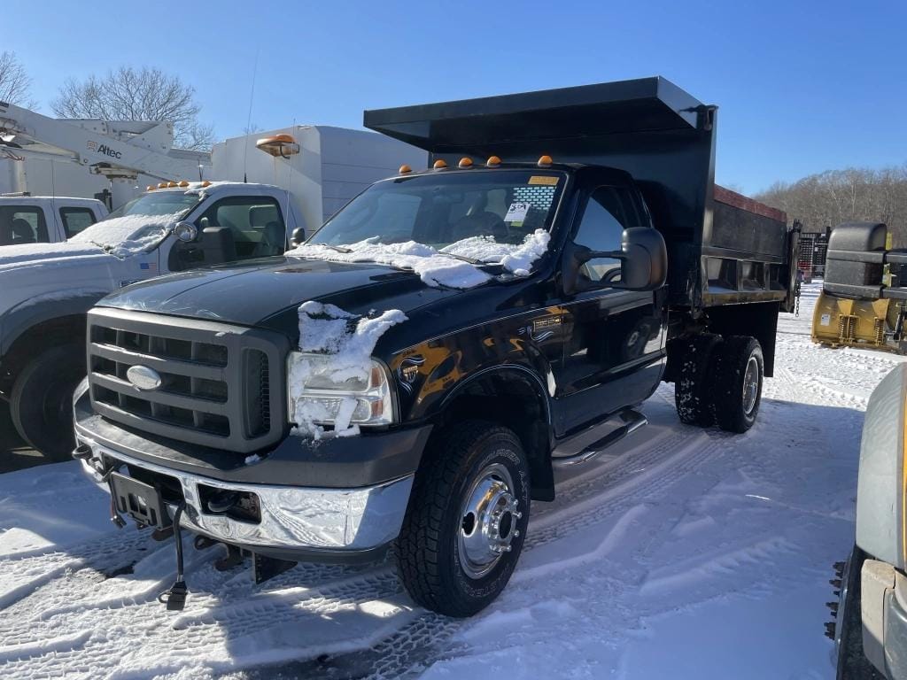 2005 Ford F-350 Equipment Image0