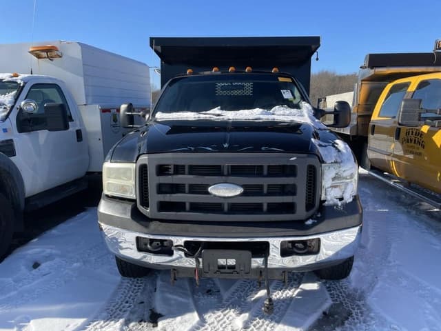 Image of Ford F-350 equipment image 1