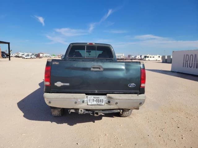 Image of Ford F-350 equipment image 3