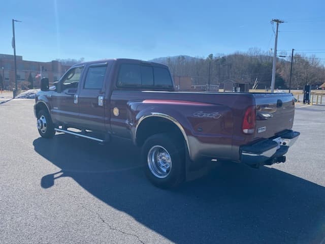 Image of Ford F-350 equipment image 1