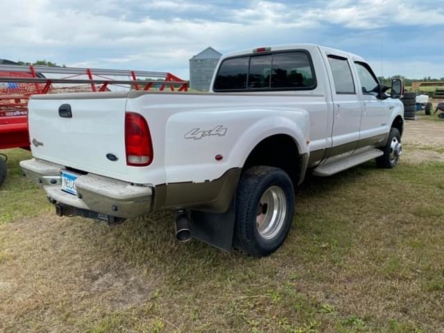 Image of Ford F-350 equipment image 3