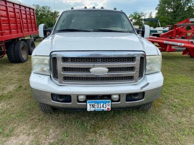 Image of Ford F-350 equipment image 1
