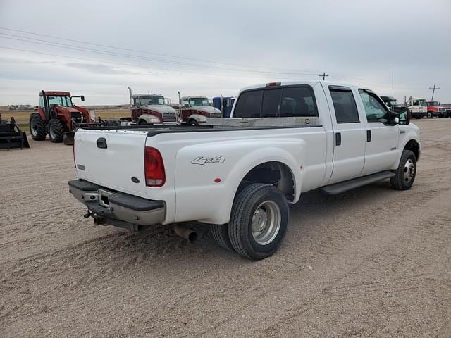 Image of Ford F-350 equipment image 2