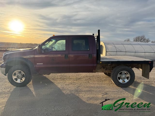 Image of Ford F-350 equipment image 1