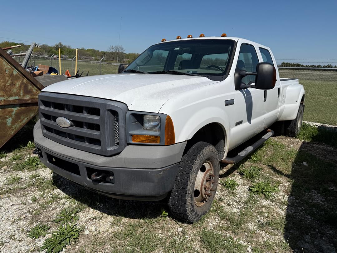 Image of Ford F-350 Primary image