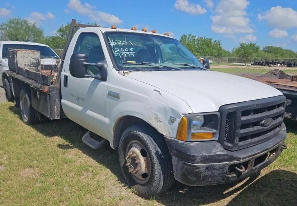 Image of Ford F-350 Primary image