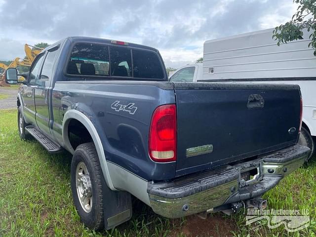Image of Ford F-350 equipment image 3