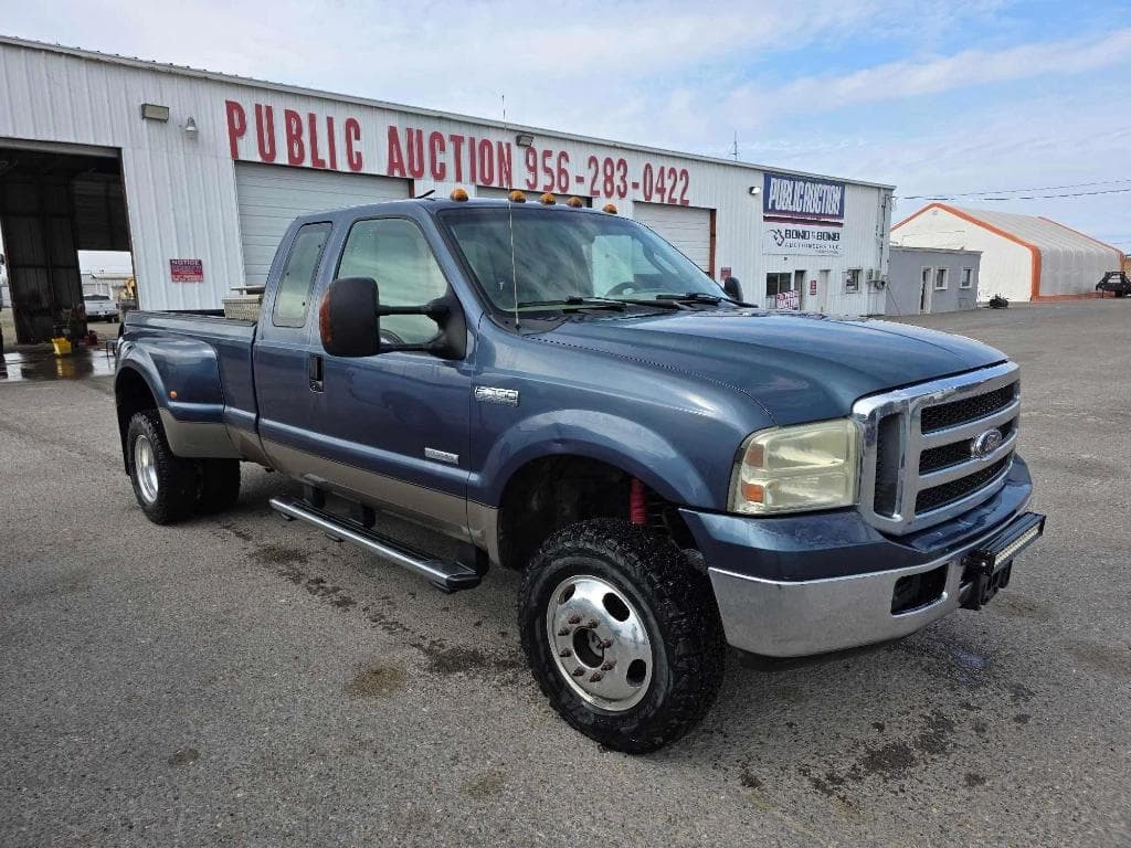 Image of Ford F-350 Primary image