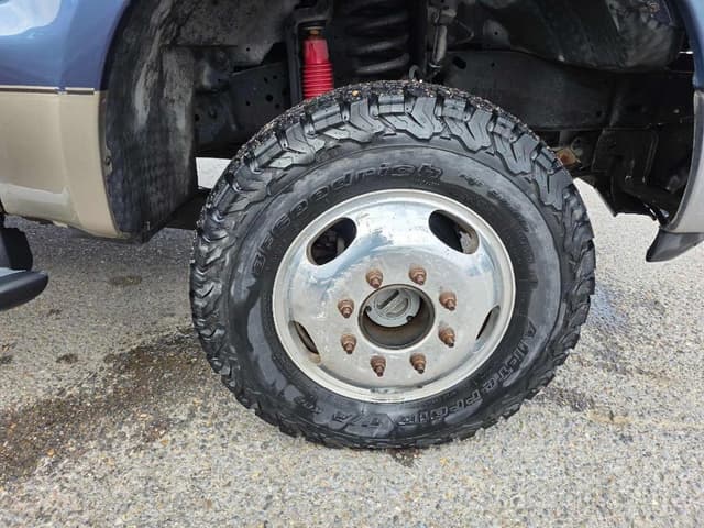 Image of Ford F-350 equipment image 4