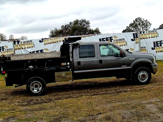 Image of Ford F-350 equipment image 3