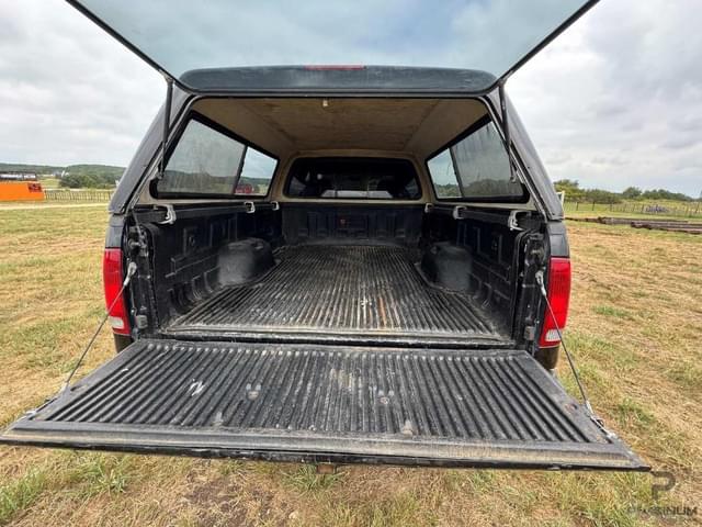 Image of Ford F-350 equipment image 3