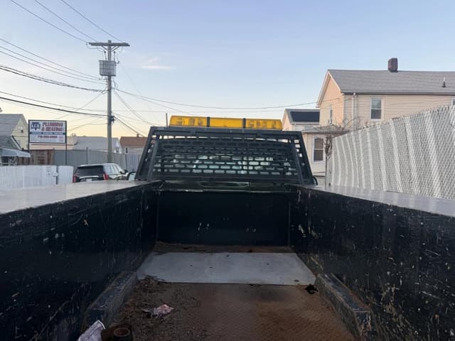 Image of Ford F-350 equipment image 1