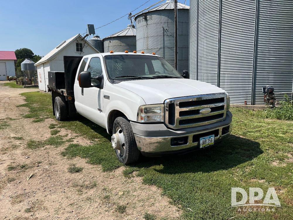 Image of Ford F-350 Primary image