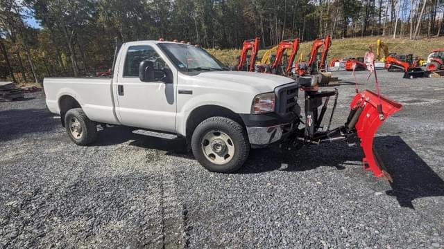 Image of Ford F-350 equipment image 2