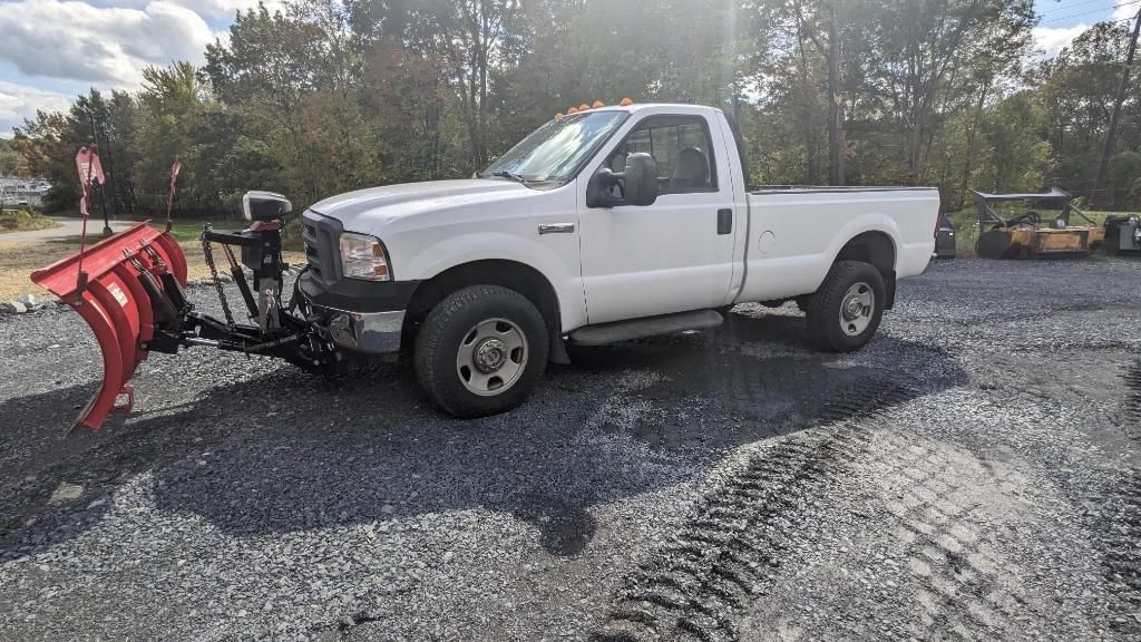 2005 Ford F-350 Equipment Image0