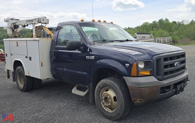 Image of Ford F-350 equipment image 1