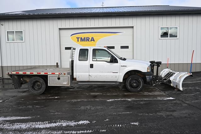 Image of Ford F-350 equipment image 1