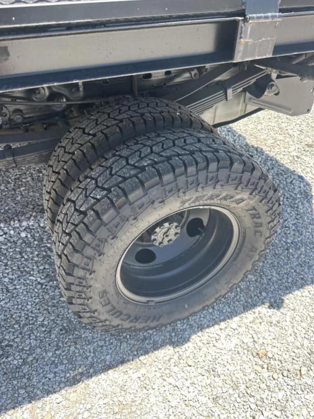Image of Ford F-350 equipment image 4