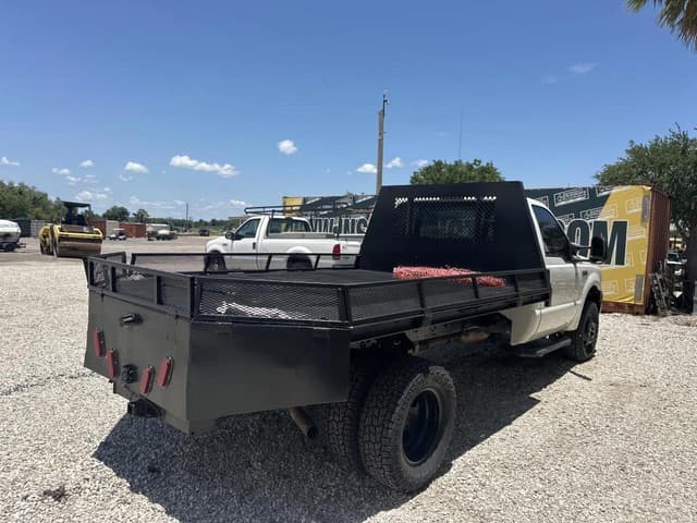 Image of Ford F-350 equipment image 2