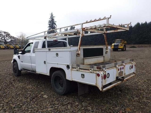 Image of Ford F-450 equipment image 4