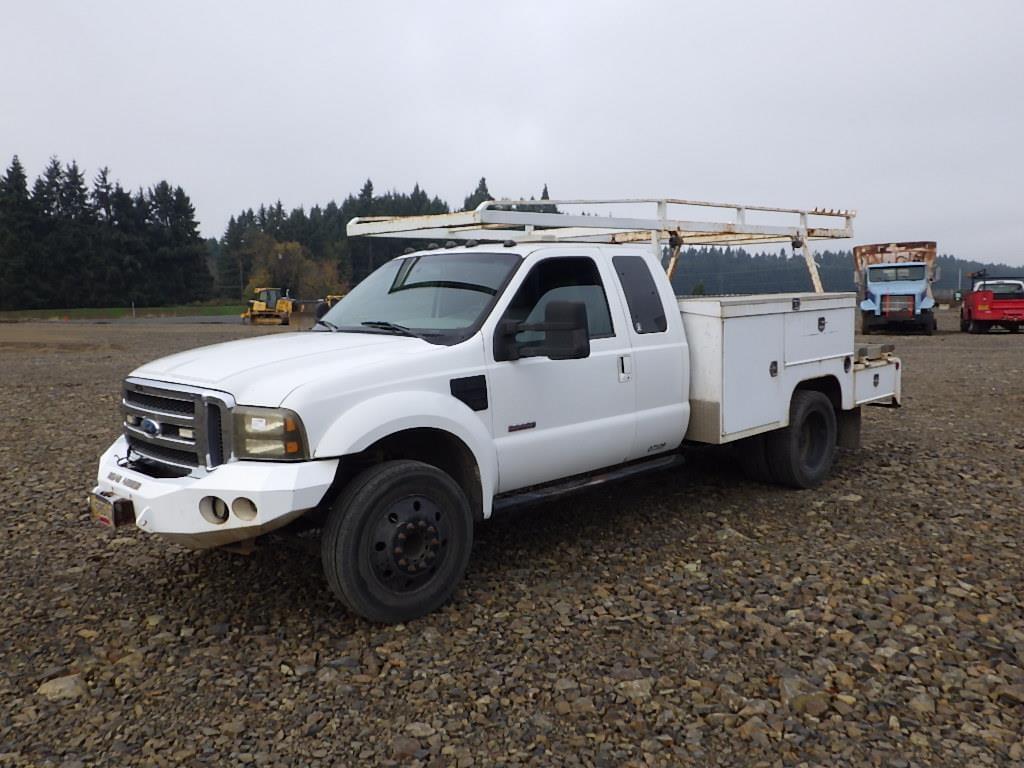 Image of Ford F-450 Primary image