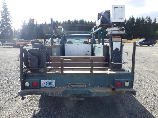 Image of Ford F-450 equipment image 3