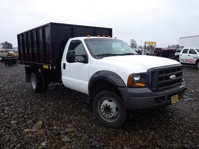 Image of Ford F-450 equipment image 2