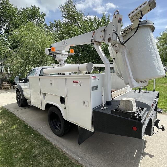 Image of Ford F-450 equipment image 2