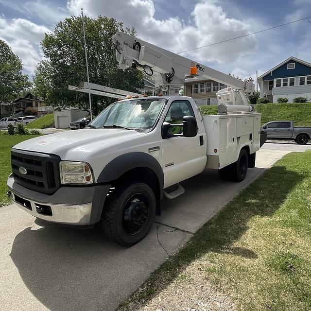 Image of Ford F-450 equipment image 1