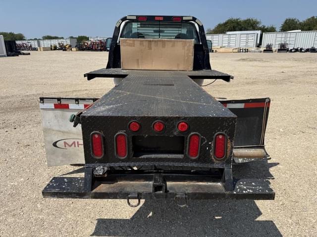 Image of Ford F-450 equipment image 3