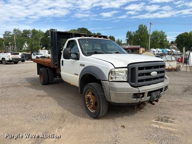 Image of Ford F-450 equipment image 2