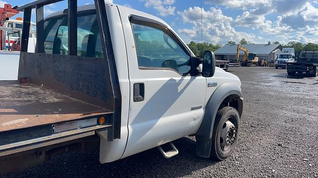 Image of Ford F-450 equipment image 3