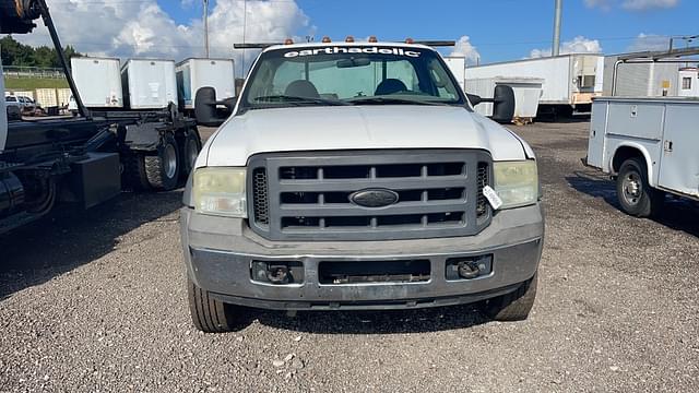 Image of Ford F-450 equipment image 1