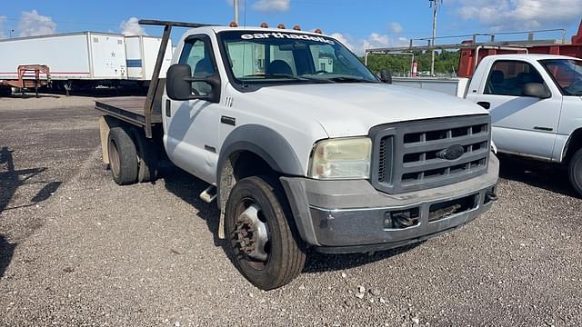 Image of Ford F-450 equipment image 2