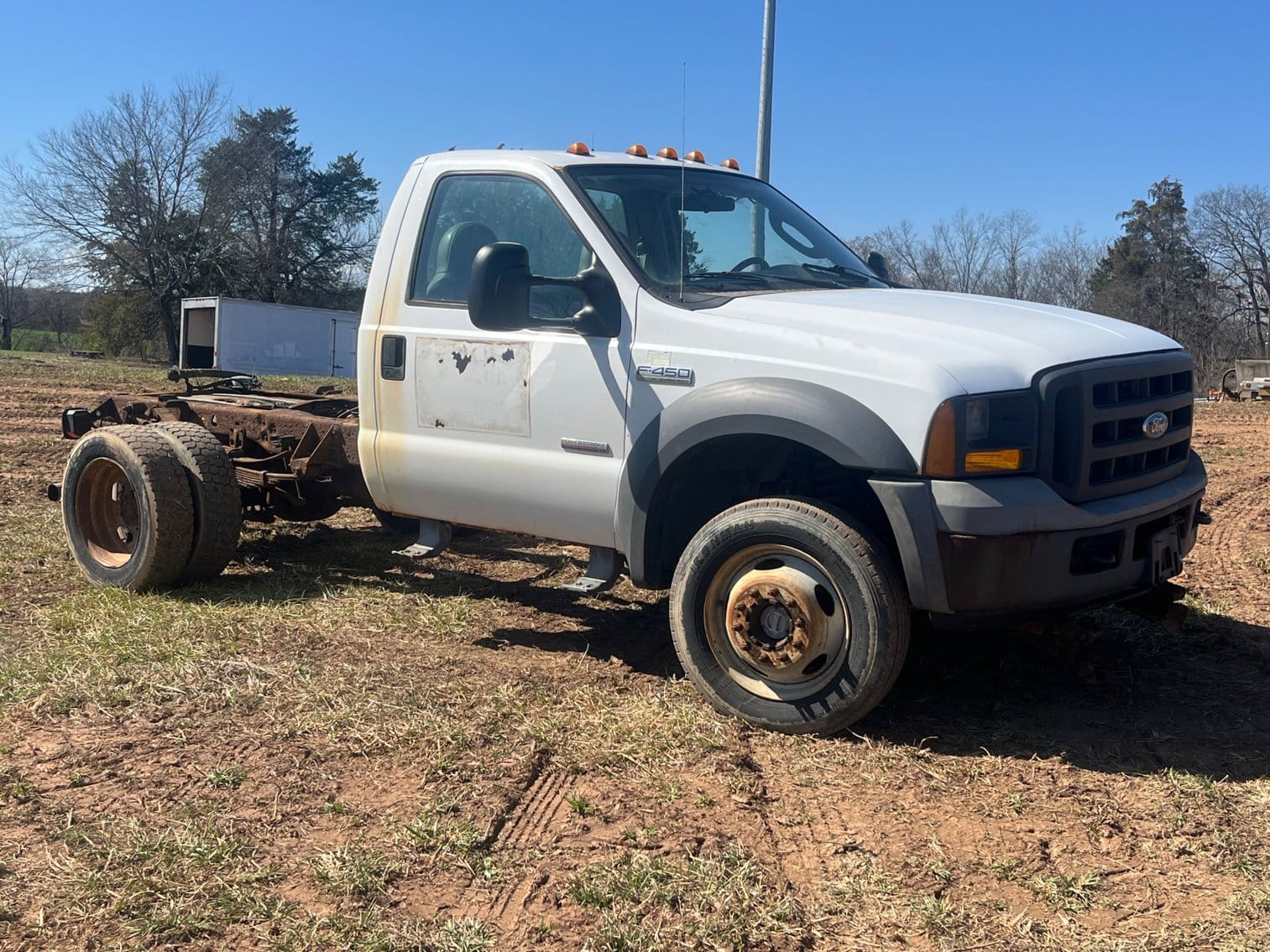 2005 Ford F-450 Equipment Image0