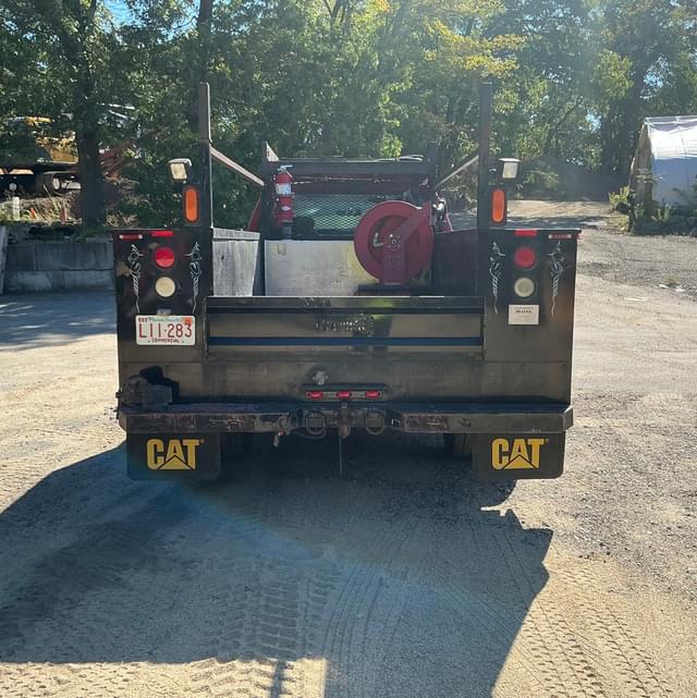 Image of Ford F-450 equipment image 4