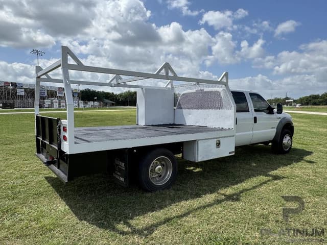 Image of Ford F-450 equipment image 4