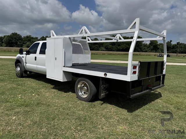 Image of Ford F-450 equipment image 2