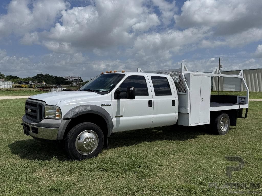 Image of Ford F-450 Primary image