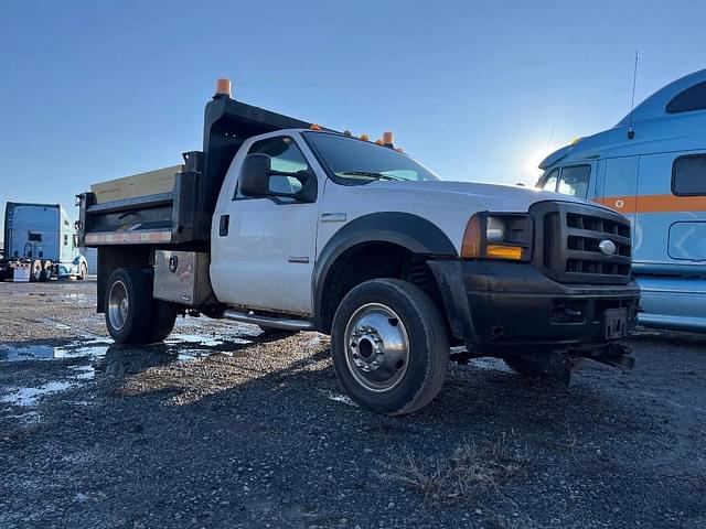 Image of Ford F-450 equipment image 3