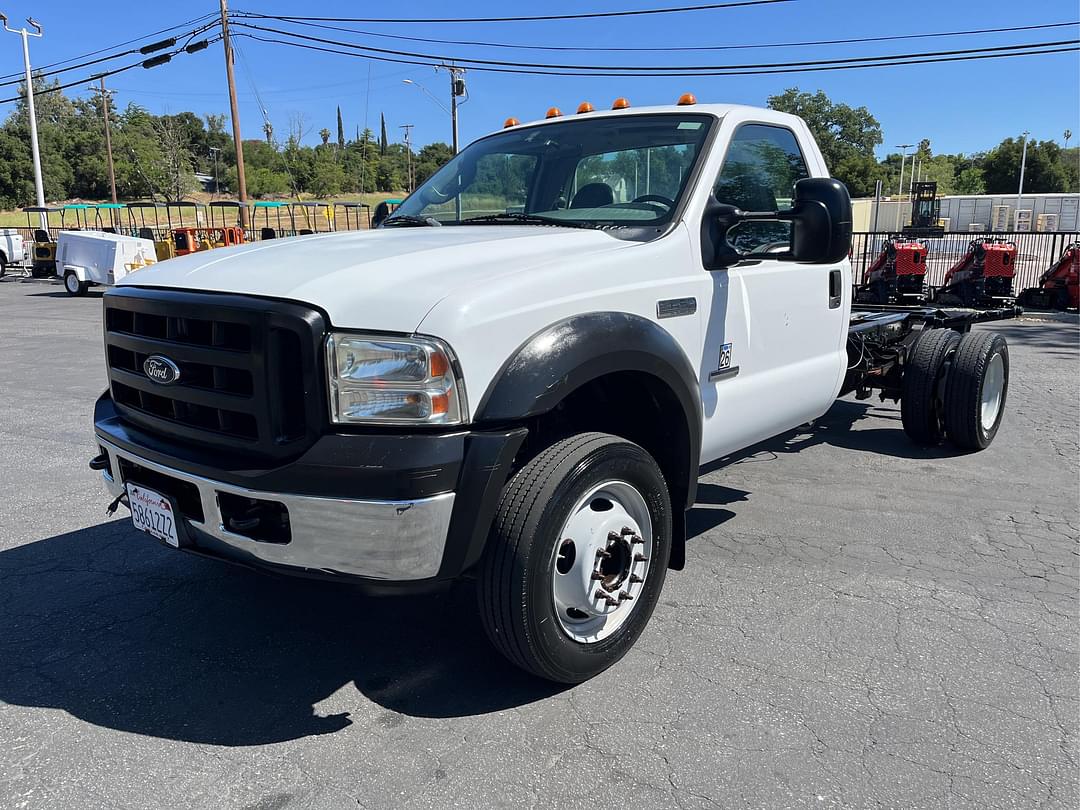Image of Ford F-450 Primary image