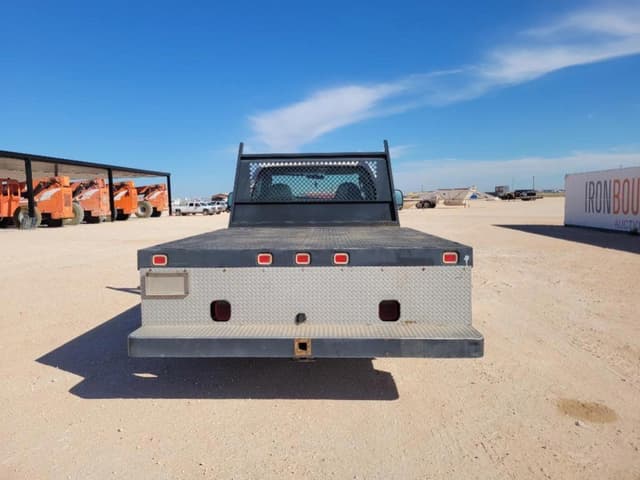 Image of Ford F-450 equipment image 3