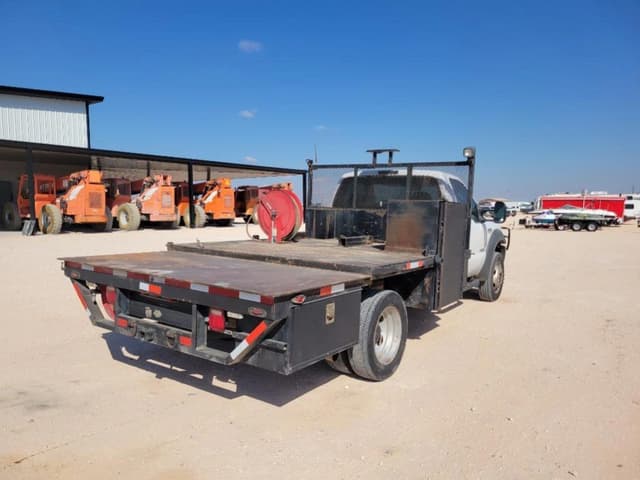 Image of Ford F-450 equipment image 4