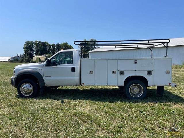 Image of Ford F-450 equipment image 1