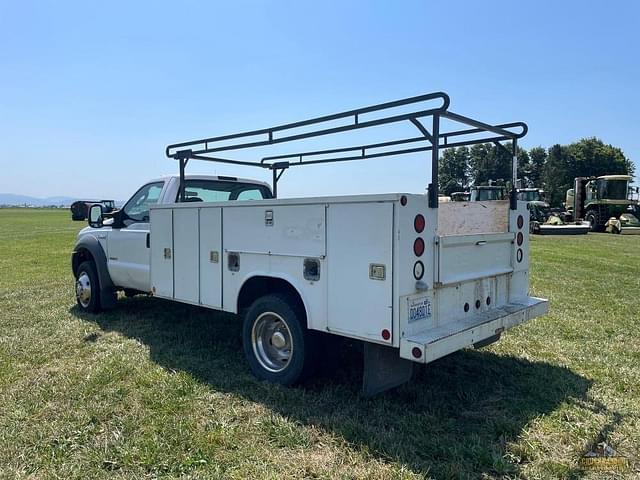 Image of Ford F-450 equipment image 2