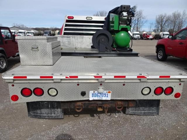 Image of Ford F-450 equipment image 2