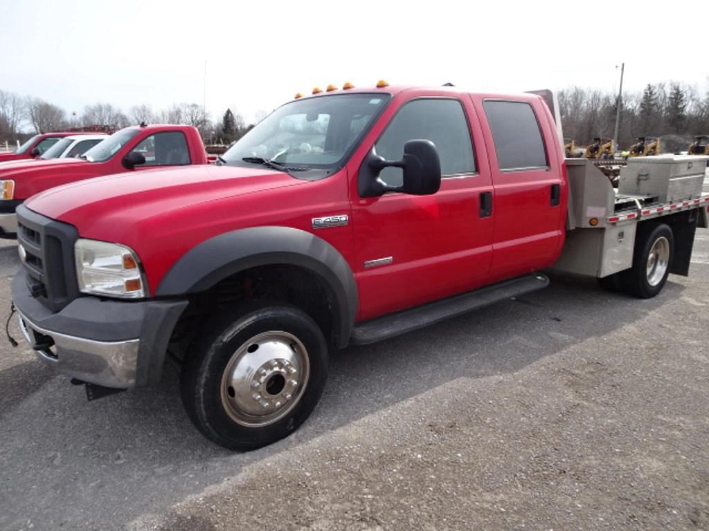 Image of Ford F-450 Primary image