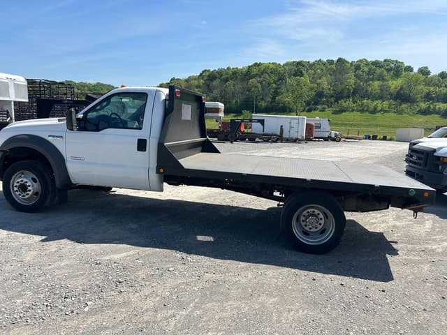 Image of Ford F-550 equipment image 2